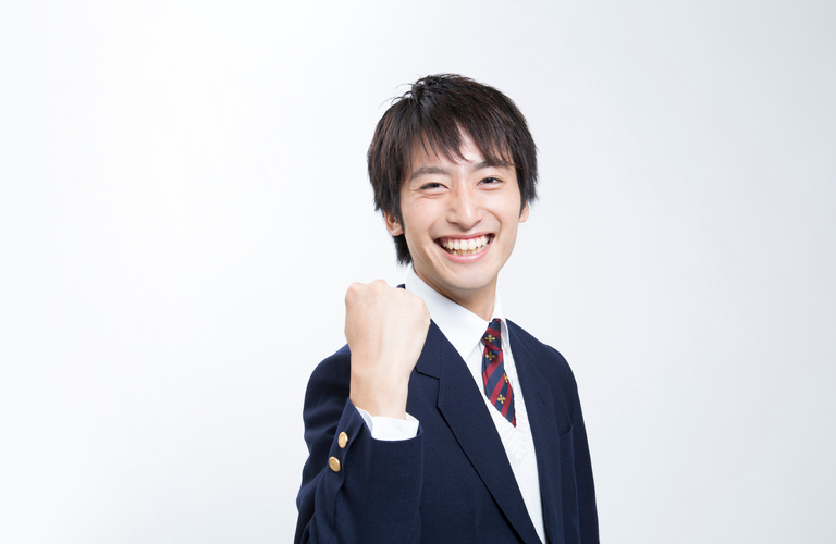 経済的な自由度が少ない学生の方にも続けやすい価格 | 那覇市のメンズ脱毛ならBlue Bell～men’s～